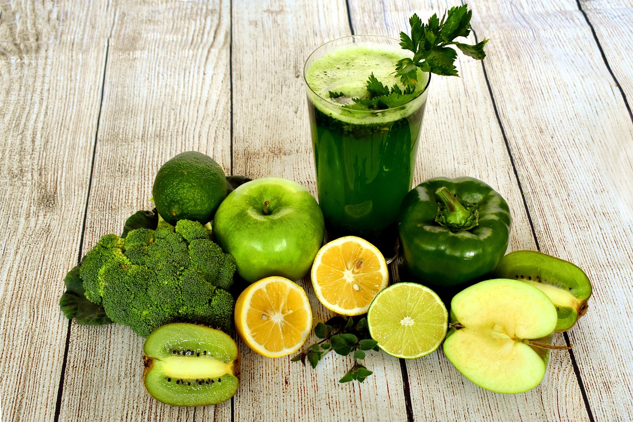 green healthy juices
